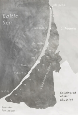 Map of the Curonian Spit showing the Baltic Sea, Curonian Lagoon, Lithuania, Kaliningrad Oblast, and the principal settlements.